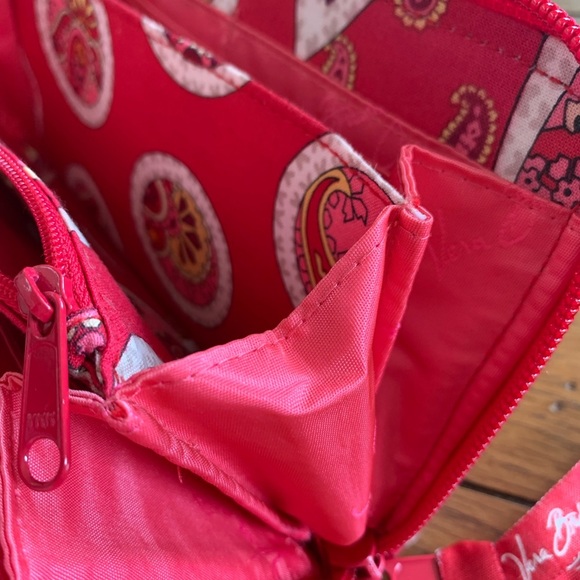 Vera Bradley Rosy Posies Wallet Cotton Red Cream Paisley Zip Around Wrislet - Picture 11 of 11